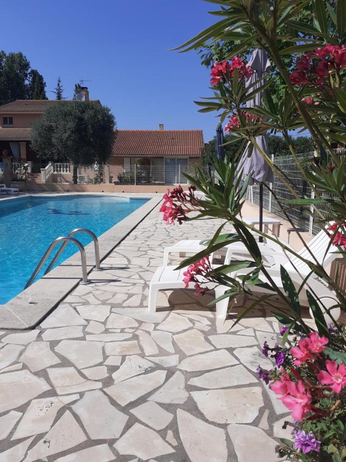 B&B Gite D'Ayran Saint-Quentin-la-Poterie Eksteriør billede